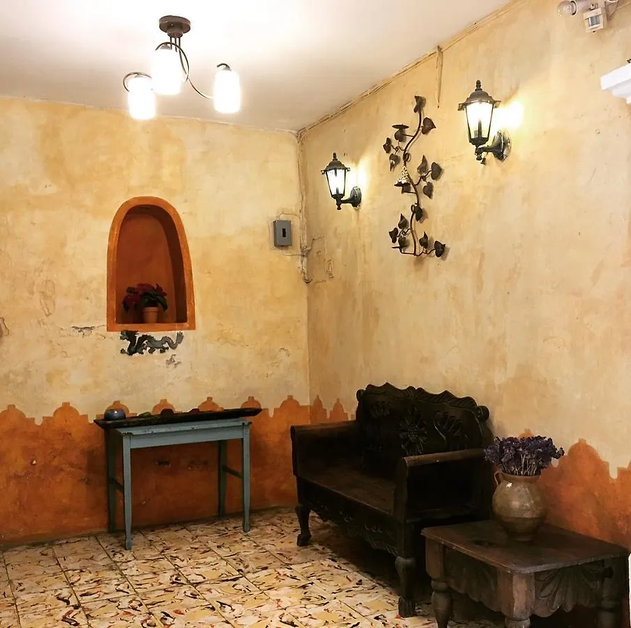 Hotel Las Rosas Antigua Guest house